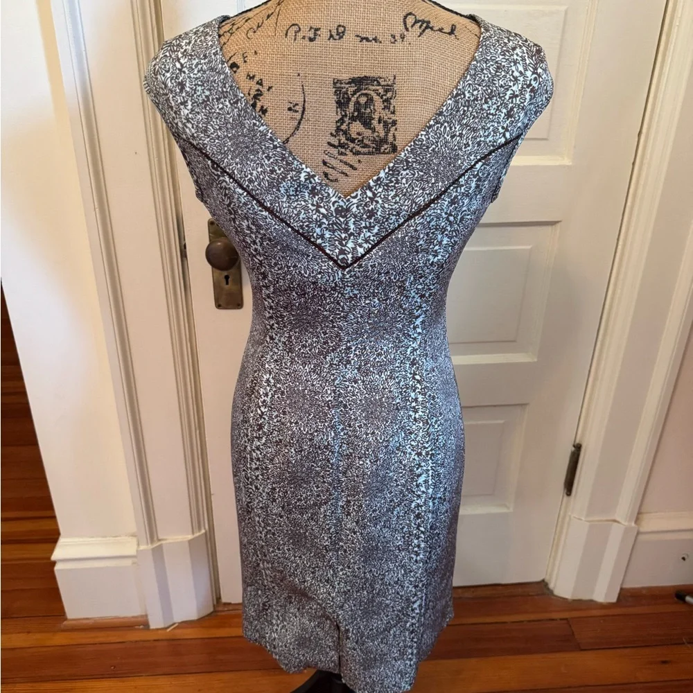 Tory Burch size 4 Silver Blue Sheath Dress V-Neck Shift Dress